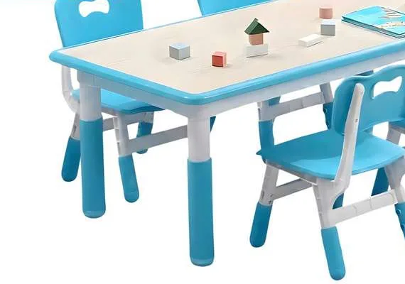 Mesa de Actividades MakerDeck con 4 Sillas